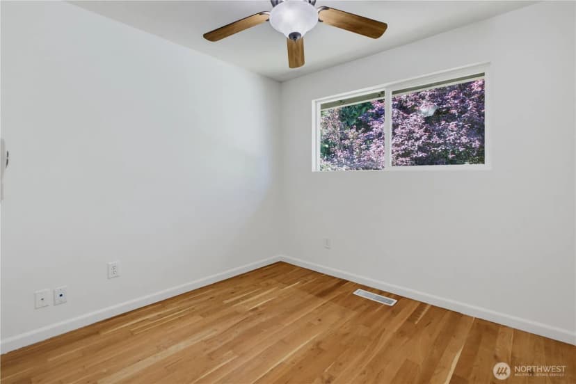 Property photo for 11267 145th Avenue Se, Renton photo 11