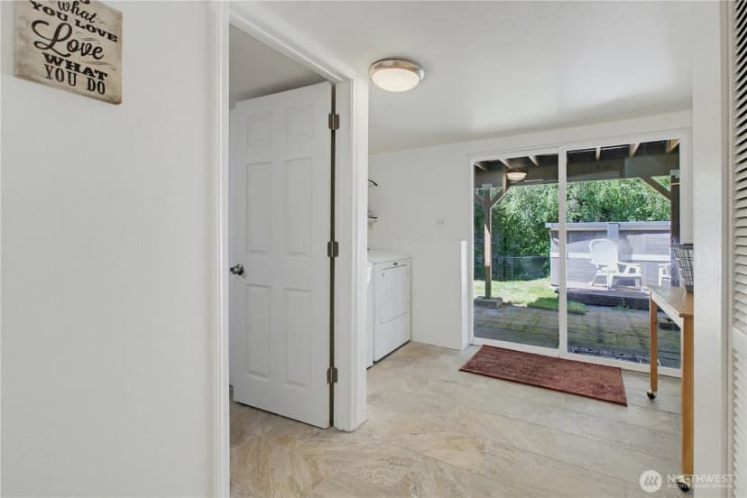Property photo for 11267 145th Avenue Se, Renton photo 16