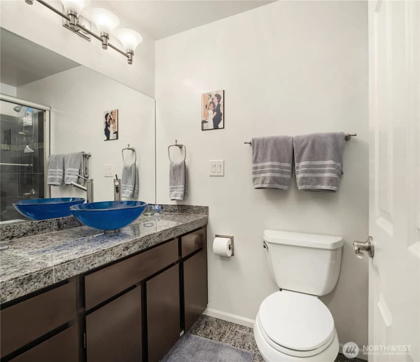 Property photo for 2501 Canterbury Lane E, Seattle photo 16