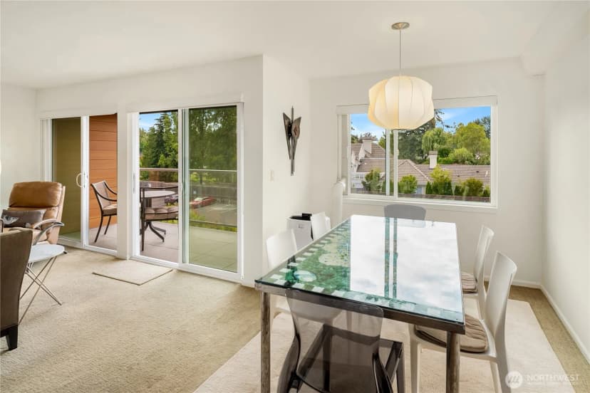 Property photo for 2501 Canterbury Lane E, Seattle photo 11