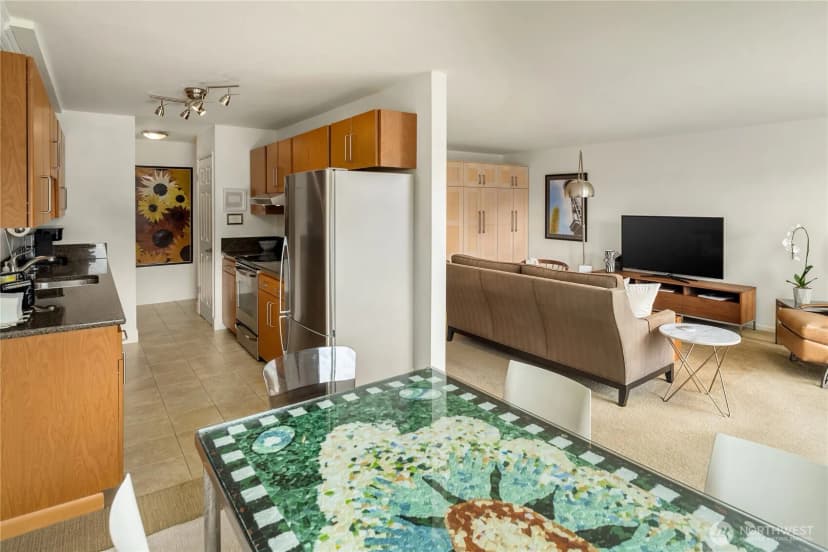 Property photo for 2501 Canterbury Lane E, Seattle photo 12