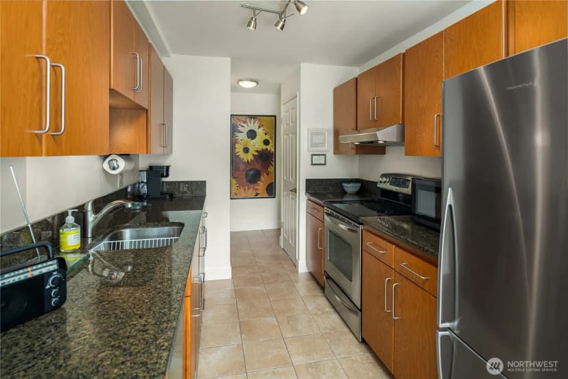 Property photo for 2501 Canterbury Lane E, Seattle photo 13