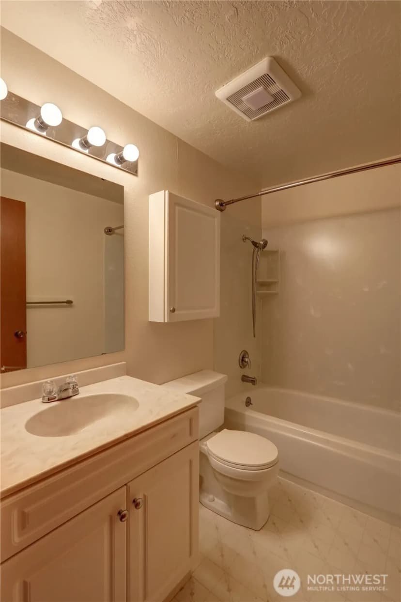 Property photo for 11643 91st Place Ne, Kirkland photo 12