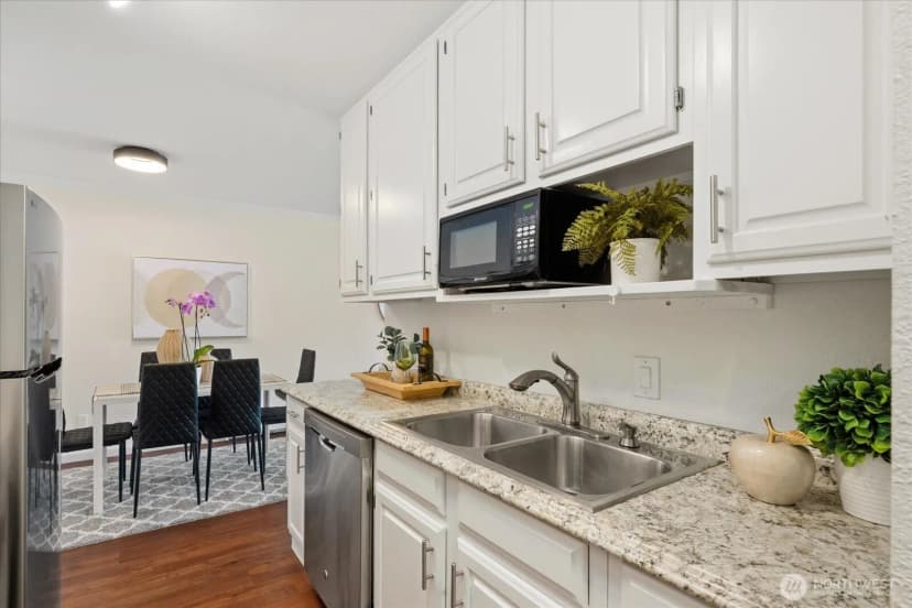 Property photo for 515 Lake Street S #102, Kirkland photo 20