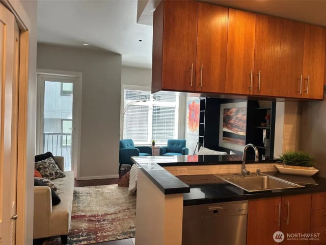 Property photo for 2721 1st Avenue #103, Seattle photo 4