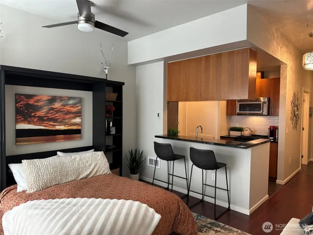 Property photo for 2721 1st Avenue #103, Seattle photo 3
