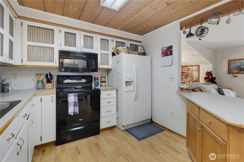 Property photo for 3200 Se 20th Court, Renton photo 8