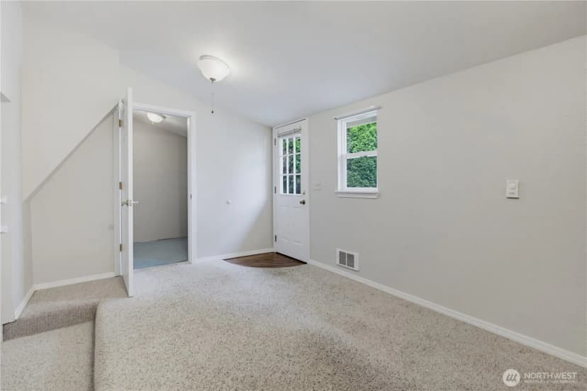 Property photo for 3200 Se 20th Court, Renton photo 18