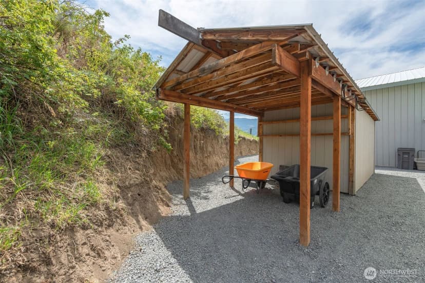 Property photo for 749 Wheeler Hill Road, Wenatchee photo 16