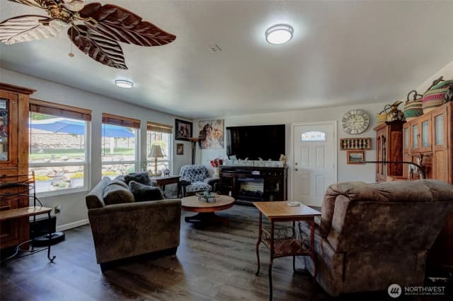 Property photo for 749 Wheeler Hill Road, Wenatchee photo 5
