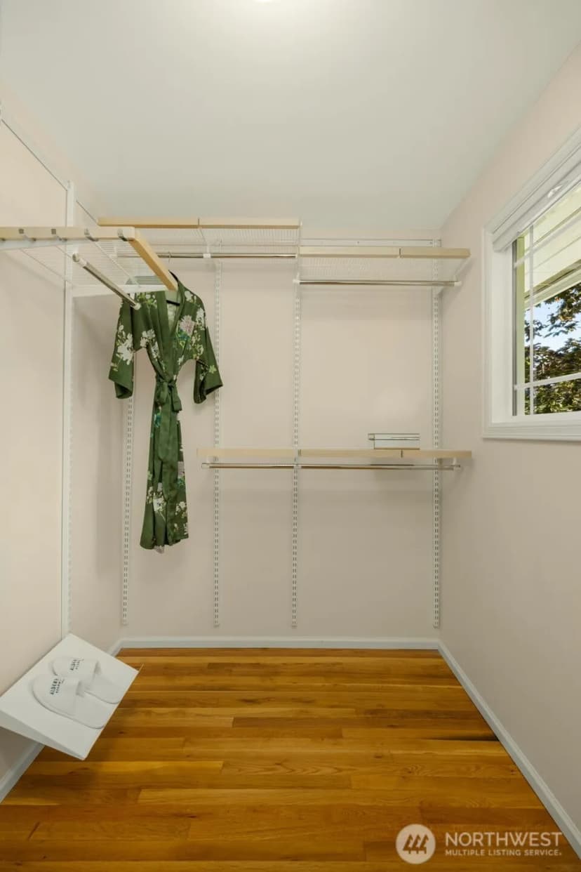 Property photo for 7616 Se 37th Place, Mercer Island photo 24