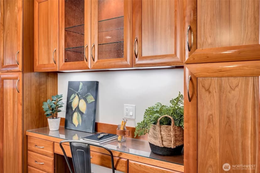 Property photo for 7616 Se 37th Place, Mercer Island photo 12