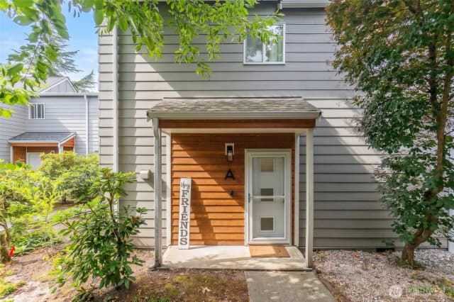Property photo for 8442 26th Avenue Sw #a, Seattle photo 2