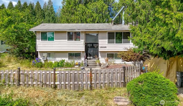 Property photo for 19226 7th Avenue W, Lynnwood photo 2