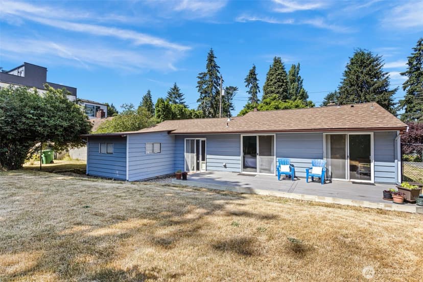 Property photo for 18042 10th Avenue Ne, Shoreline photo 14