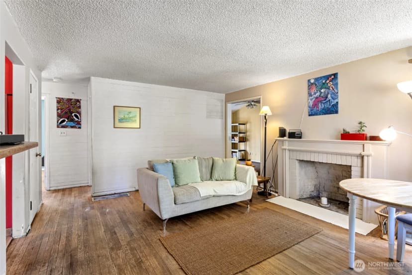 Property photo for 18042 10th Avenue Ne, Shoreline photo 4