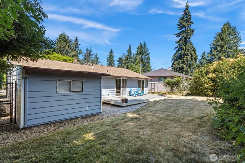 Property photo for 18042 10th Avenue Ne, Shoreline photo 13