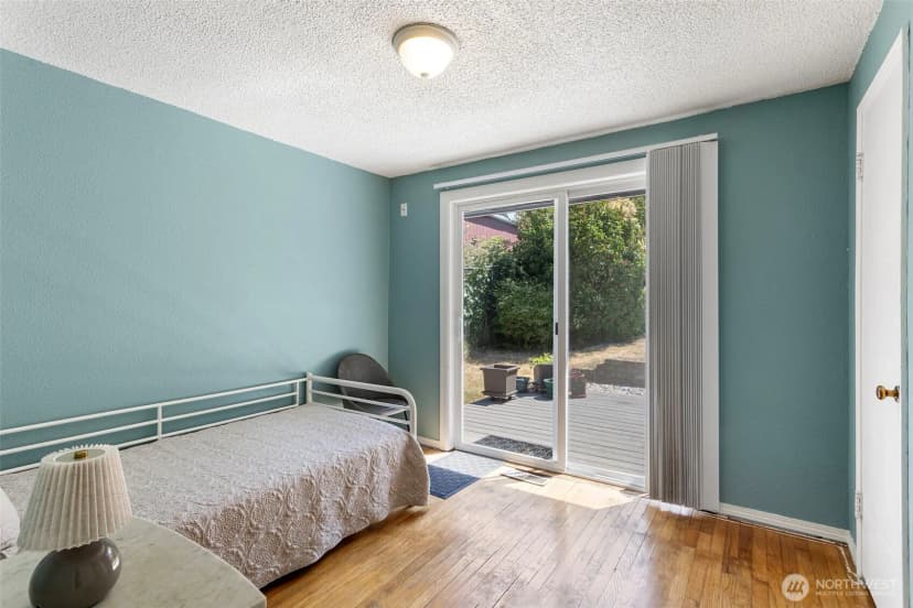 Property photo for 18042 10th Avenue Ne, Shoreline photo 18