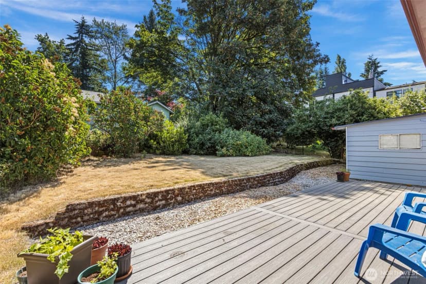 Property photo for 18042 10th Avenue Ne, Shoreline photo 11