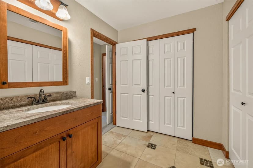 Property photo for 520 11th Street Ne #4, East Wenatchee photo 21