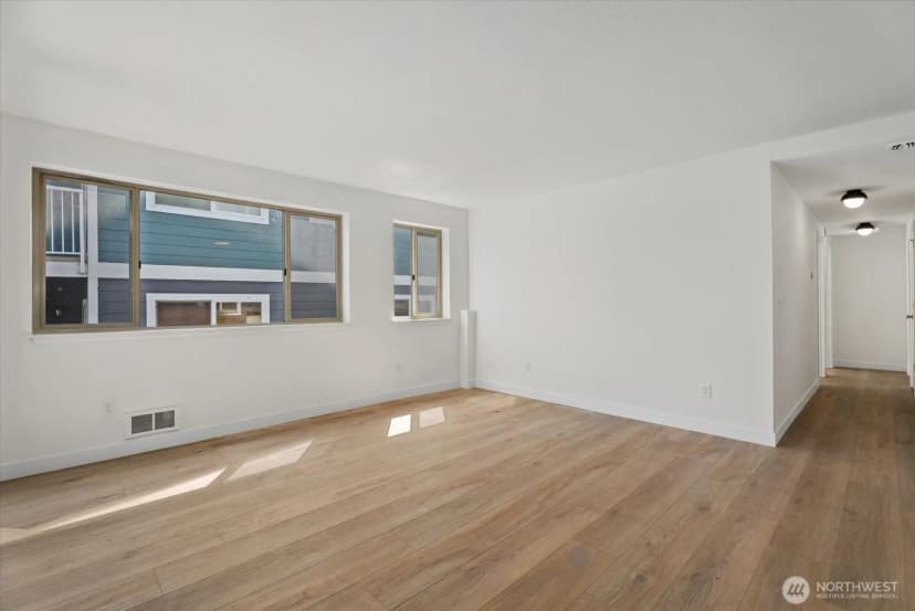 Property photo for 216 Broadway #3, Tacoma photo 3