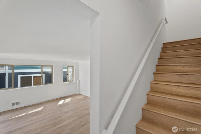 Property photo for 216 Broadway #3, Tacoma photo 2
