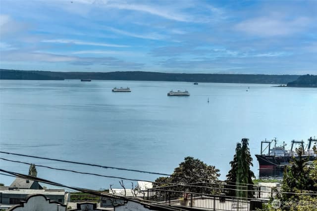Property photo for 1225 9th Avenue W, Seattle photo 2