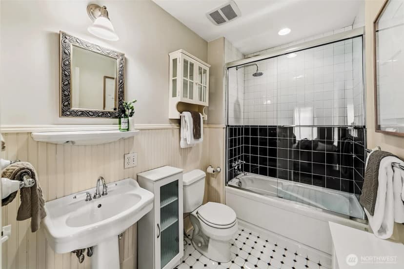 Property photo for 1225 9th Avenue W, Seattle photo 32