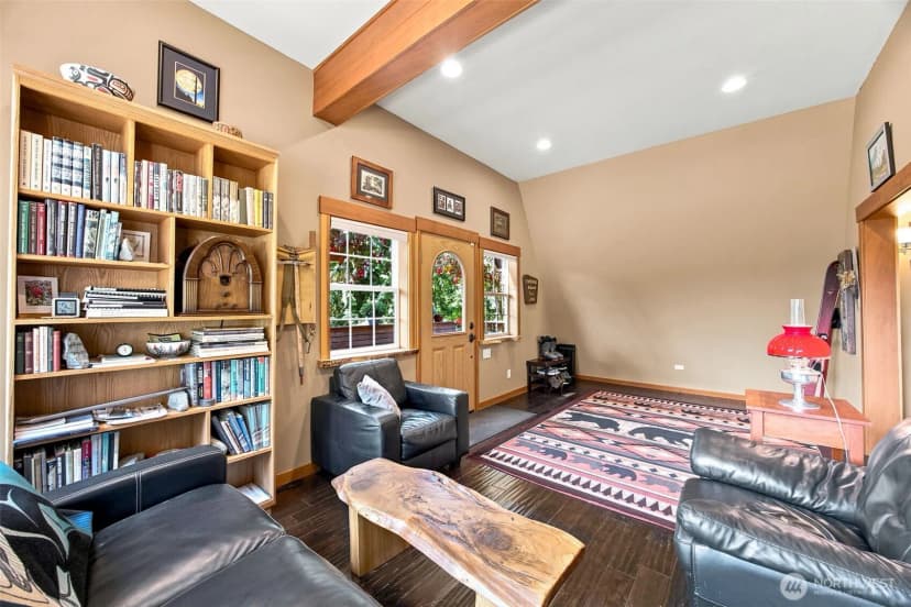 Property photo for 33217 Mount Tahoma Canyon Road E, Ashford photo 10