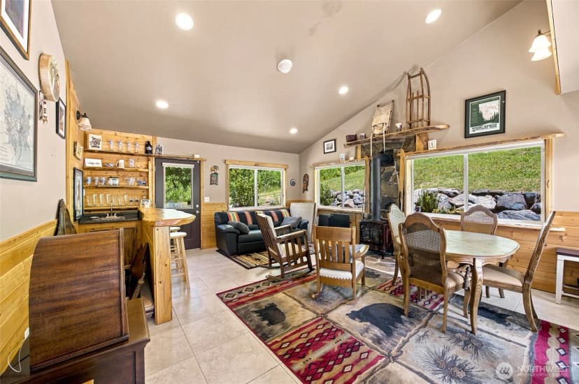 Property photo for 33217 Mount Tahoma Canyon Road E, Ashford photo 19