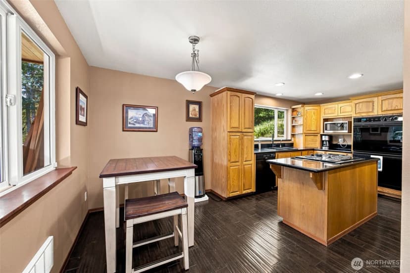 Property photo for 33217 Mount Tahoma Canyon Road E, Ashford photo 13