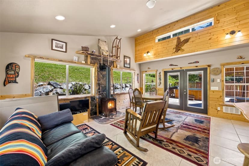 Property photo for 33217 Mount Tahoma Canyon Road E, Ashford photo 18