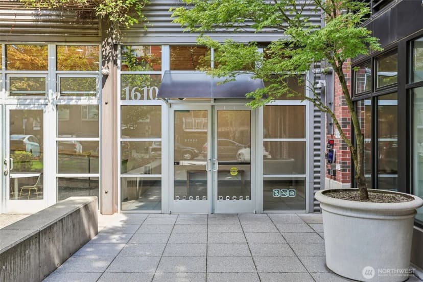 Property photo for 1610 Belmont Avenue #515, Seattle photo 2