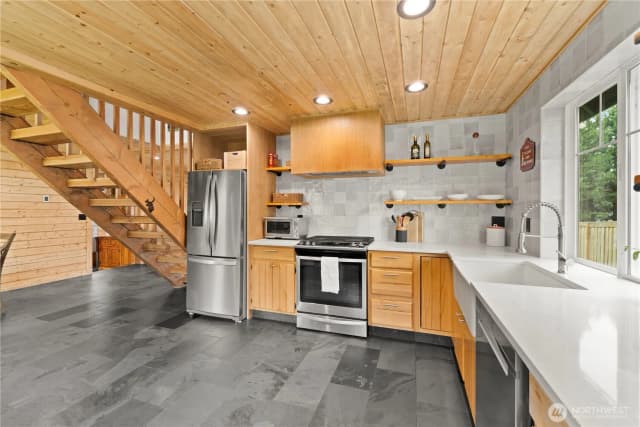 Property photo for 150 Grand Fir Lane, Ronald photo 5