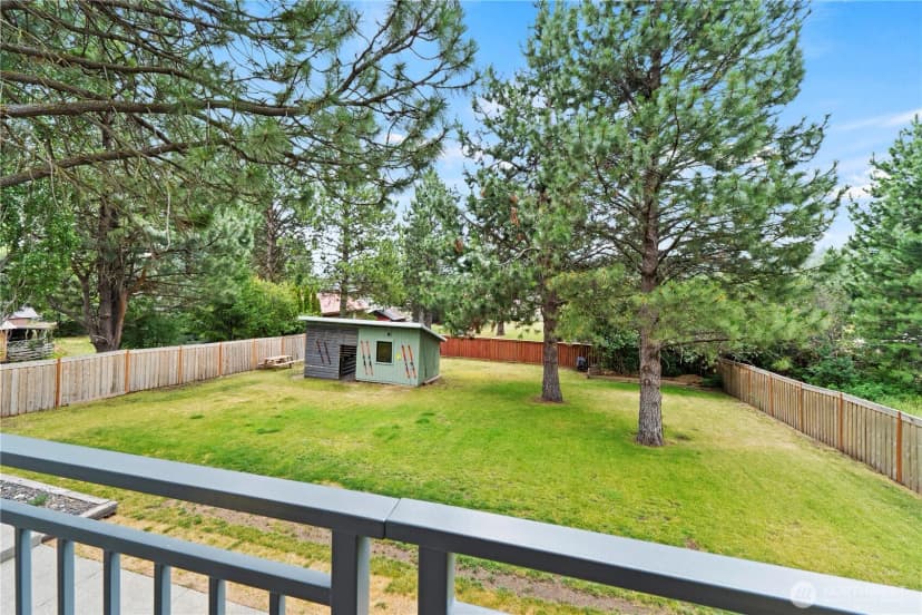Property photo for 150 Grand Fir Lane, Ronald photo 21