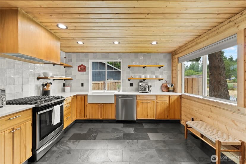 Property photo for 150 Grand Fir Lane, Ronald photo 6