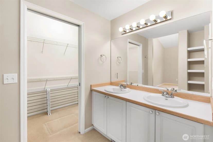 Property photo for 23328 53rd Avenue S, Kent photo 16