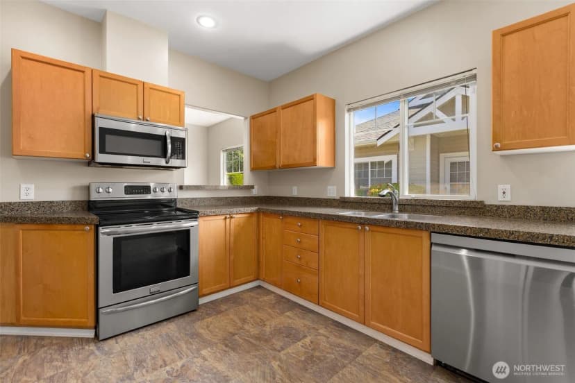 Property photo for 23328 53rd Avenue S, Kent photo 11