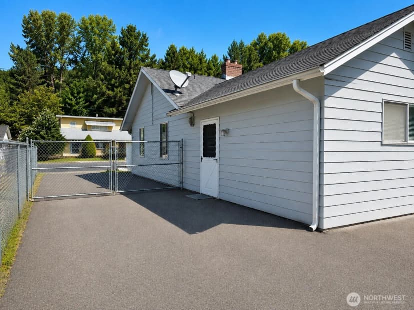 Property photo for 3301 Se 5th Street, Renton photo 14