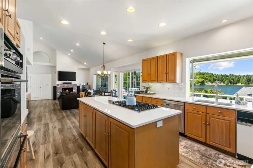 Property photo for 6074 Osprey Circle, Bremerton photo 10