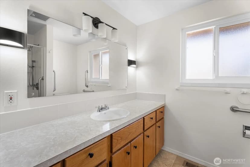 Property photo for 1718 G Street Se, Auburn photo 18