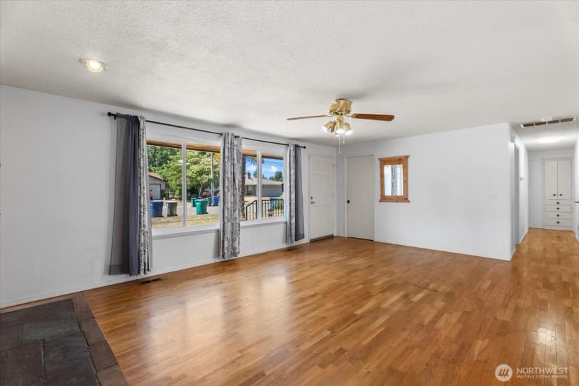 Property photo for 1718 G Street Se, Auburn photo 16
