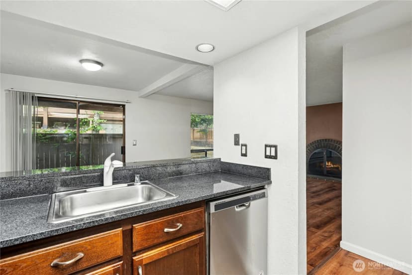 Property photo for 709 143rd Avenue Ne #g-25, Bellevue photo 8