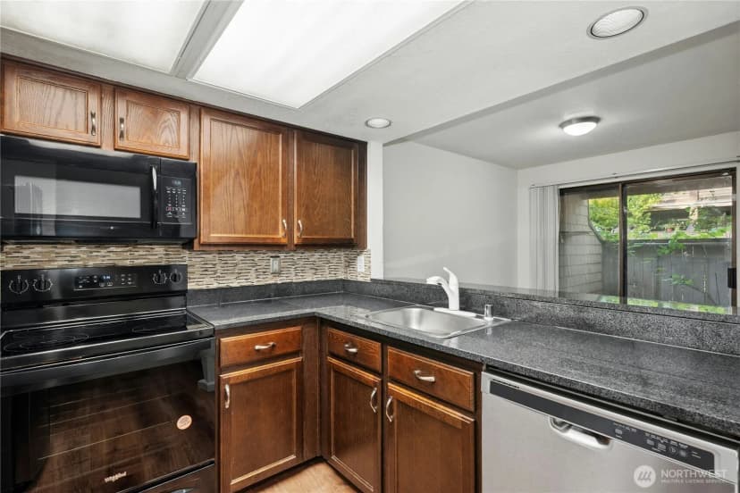 Property photo for 709 143rd Avenue Ne #g-25, Bellevue photo 7