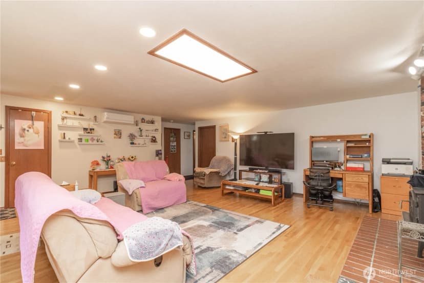 Property photo for 19613 Filbert Drive, Bothell photo 9