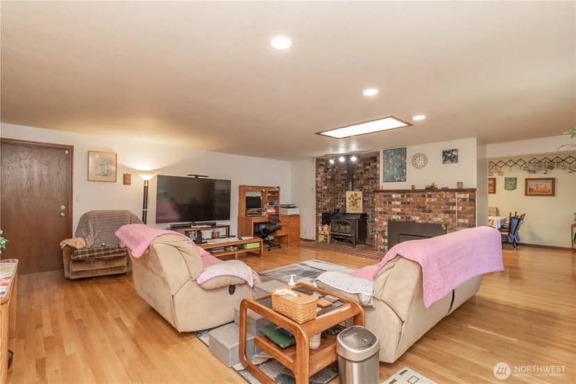 Property photo for 19613 Filbert Drive, Bothell photo 10