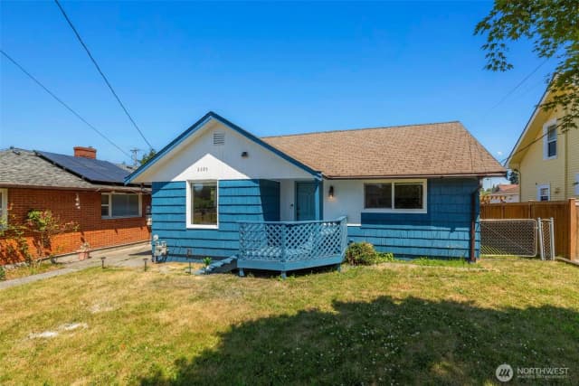 Property photo for 2205 Columbia Ave, Everett