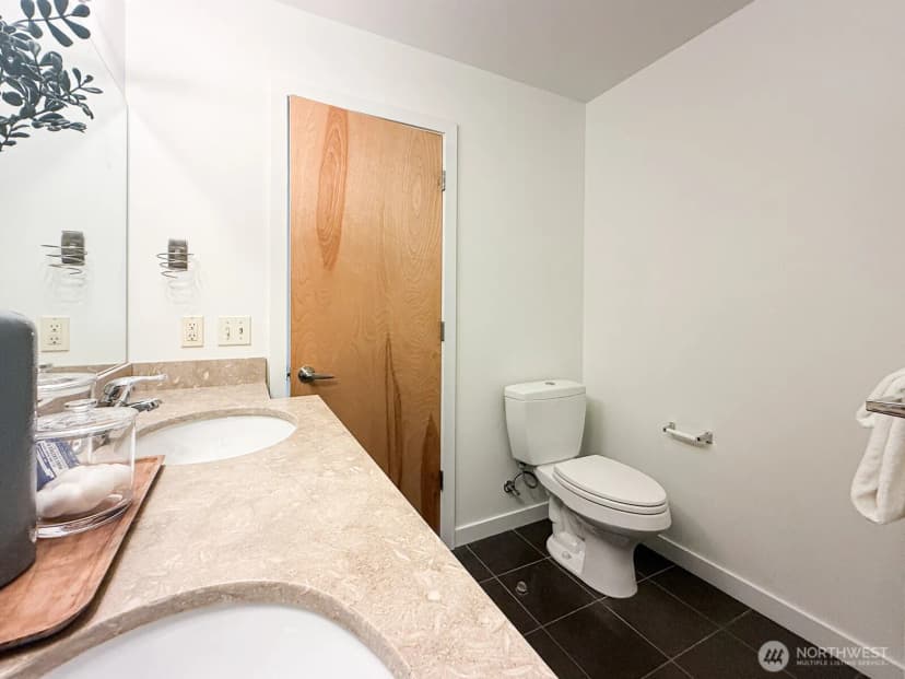 Property photo for 4917 39th Avenue S, Seattle photo 14
