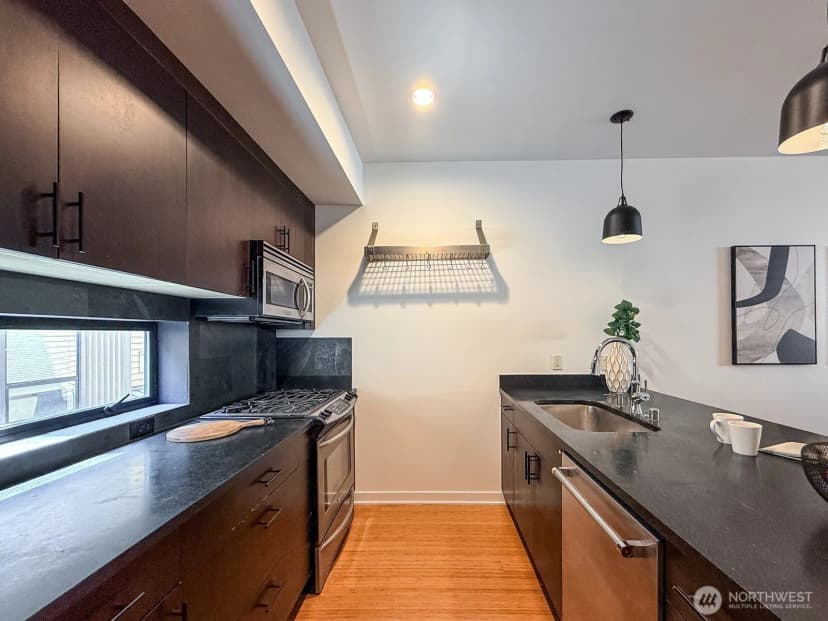 Property photo for 4917 39th Avenue S, Seattle photo 8