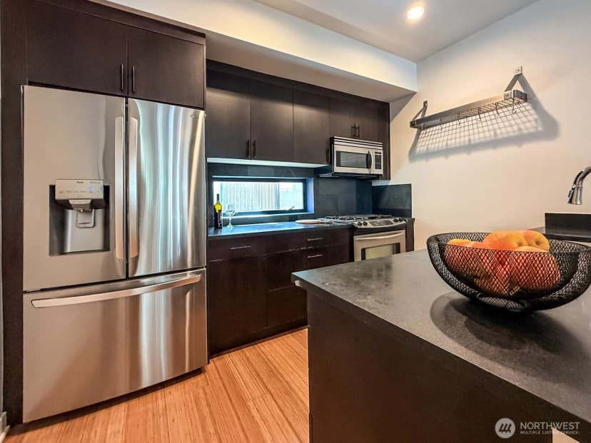 Property photo for 4917 39th Avenue S, Seattle photo 6